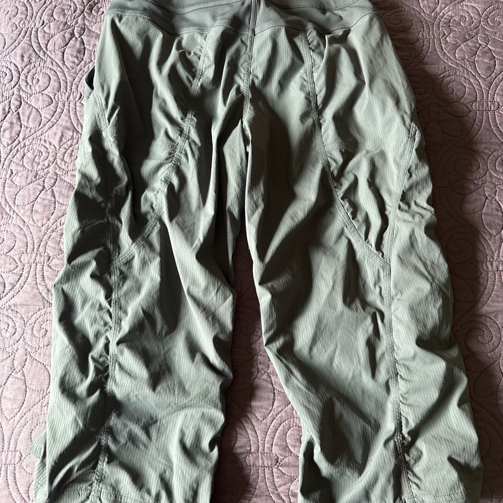 Lululemon Athletic Gray Drawstring Crop Outdoors … - image 5